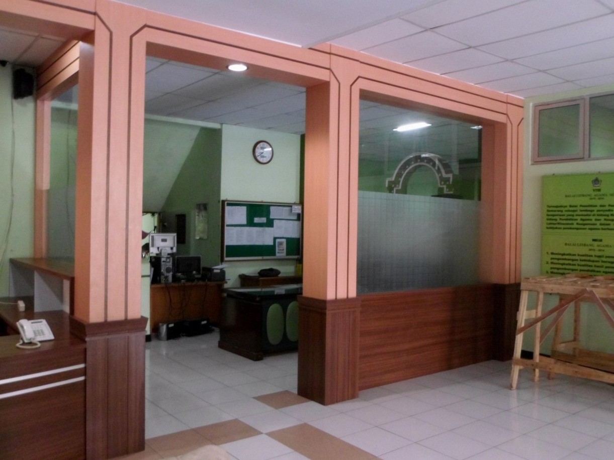 Meja Customer Service sekat kantor  dan Interior Kantor  