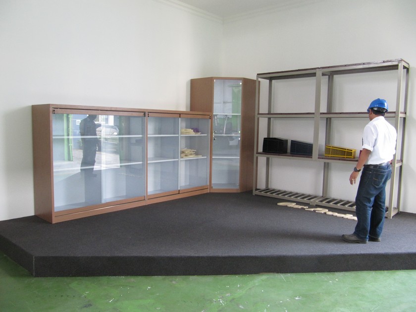 Etalase Display Produk Kantor – Furniture Semarang 